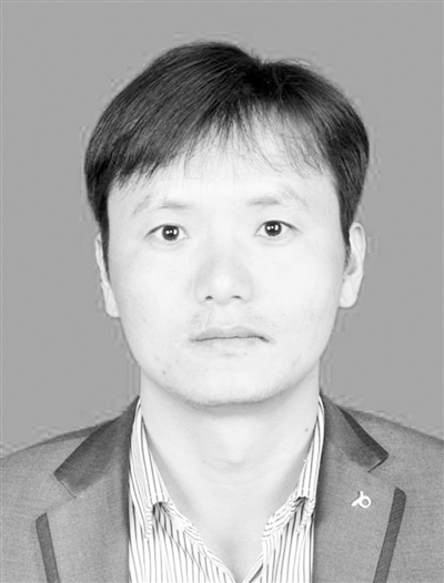 李永志 德令哈市众诚工贸有限公司  总经理