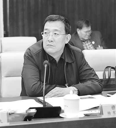 访天峻县县长杨有智